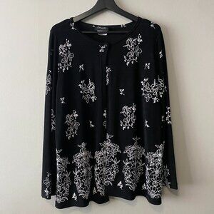 Marallis Collection Black White Embossed Floral Pattern One Button Cardigan